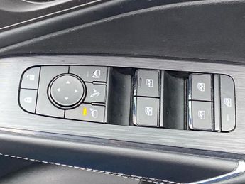 NISSAN QASHQAI 1.3 Dig-T Mh 158 N-Connecta 5Dr Xtronic