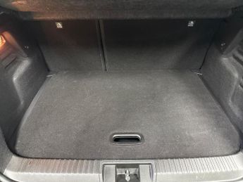 RENAULT CAPTUR 1.6 E-Tech Evolution Suv 5Dr Petrol Hybrid Auto Euro 6 (S/S) (14