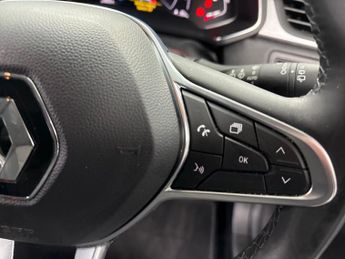 RENAULT CAPTUR 1.6 E-Tech Evolution Suv 5Dr Petrol Hybrid Auto Euro 6 (S/S) (14