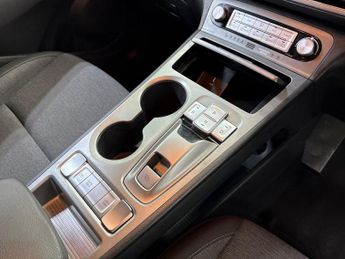 HYUNDAI KONA 39Kwh Se Connect Suv 5Dr Electric Auto (10.5Kw Charger) (136 Ps)