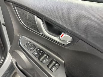 HYUNDAI KONA 39Kwh Se Connect Suv 5Dr Electric Auto (10.5Kw Charger) (136 Ps)