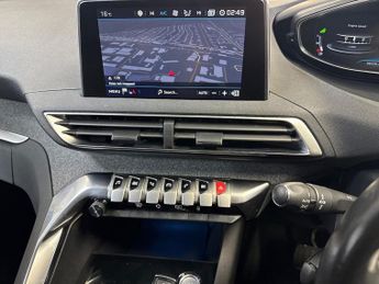 PEUGEOT 5008 1.2 Puretech Allure Suv 5Dr Petrol Eat Euro 6 (S/S) (130 Ps)