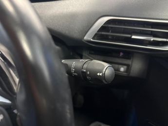 PEUGEOT 5008 1.2 Puretech Allure Suv 5Dr Petrol Eat Euro 6 (S/S) (130 Ps)