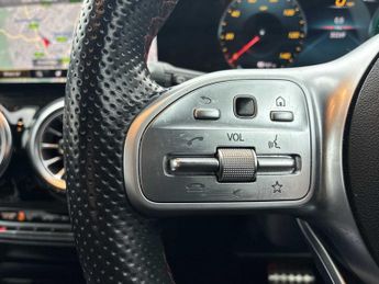 MERCEDES-BENZ EQA Eqa 250 140Kw Amg Line Premium 66.5Kwh 5Dr Auto