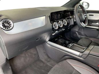 MERCEDES-BENZ GLA Gla 200 Amg Line Executive 5Dr Auto