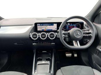 MERCEDES-BENZ GLA Gla 200 Amg Line Executive 5Dr Auto