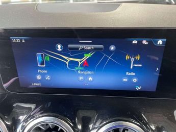 MERCEDES-BENZ GLA Gla 200 Amg Line Executive 5Dr Auto