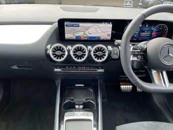 MERCEDES-BENZ GLA Gla 200 Amg Line Executive 5Dr Auto