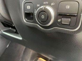 MERCEDES-BENZ GLA Gla 200 Amg Line Executive 5Dr Auto