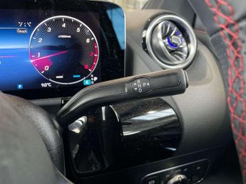 MERCEDES-BENZ GLA Gla 200 Amg Line Executive 5Dr Auto