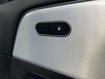 MERCEDES-BENZ GLA Gla 200 Amg Line Executive 5Dr Auto