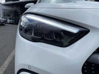 MERCEDES-BENZ GLA Gla 200 Amg Line Executive 5Dr Auto