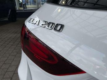 MERCEDES-BENZ GLA Gla 200 Amg Line Executive 5Dr Auto