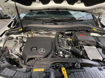 MERCEDES-BENZ GLA Gla 200 Amg Line Executive 5Dr Auto