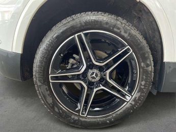 MERCEDES-BENZ GLA Gla 200 Amg Line Executive 5Dr Auto