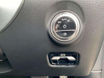 MERCEDES-BENZ C CLASS C200 Amg Line Premium Plus 5Dr 9G-Tronic