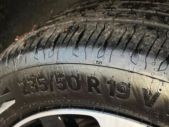 VOLVO C40 Recharge 69Kwh Core Suv 5Dr Electric Auto (231 Ps)