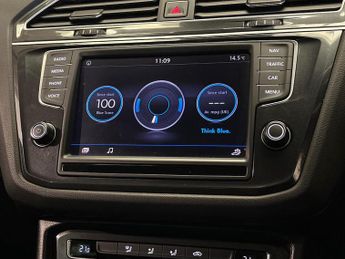 VOLKSWAGEN TIGUAN 2.0 Tdi Se Navigation Suv 5Dr Diesel Dsg Euro 6 (S/S) (150 Ps)