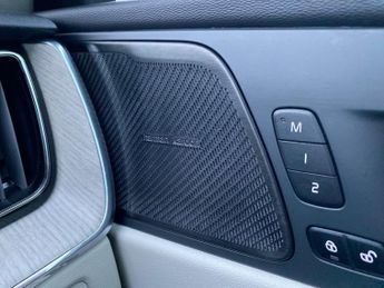 VOLVO XC60 2.0 B4 Mhev Plus Suv 5Dr Diesel Hybrid Auto Awd Euro 6 (S/S) (19