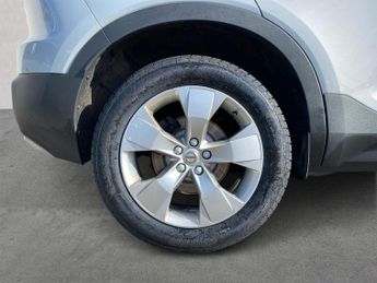 VOLVO XC40 2.0 B4 Mhev Momentum Suv 5Dr Petrol Hybrid Auto Euro 6 (S/S) (19