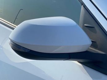 TOYOTA YARIS 1.5 Hybrid Design 5Dr Cvt