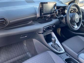 TOYOTA YARIS 1.5 Hybrid Design 5Dr Cvt