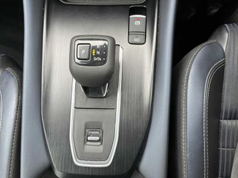 NISSAN QASHQAI 1.3 Dig-T Mh 158 Tekna 5Dr Xtronic