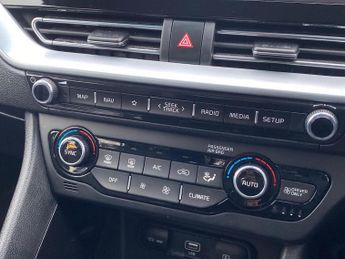KIA NIRO 1.6 Gdi Hybrid 3 5Dr Dct