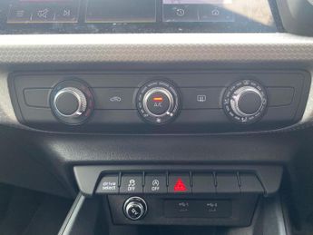 AUDI A1 1.0 Tfsi 30 S Line Sportback 5Dr Petrol S Tronic Euro 6 (S/S) (1