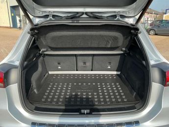 MERCEDES-BENZ EQA Eqa 250 140Kw Amg Line Premium 66.5Kwh 5Dr Auto