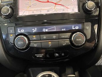 NISSAN QASHQAI 1.3 Dig-T 160 Acenta Premium 5Dr Dct