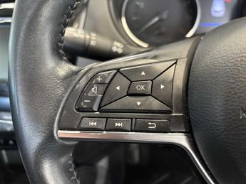 NISSAN QASHQAI 1.3 Dig-T 160 Acenta Premium 5Dr Dct