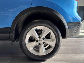 NISSAN QASHQAI 1.3 Dig-T 160 Acenta Premium 5Dr Dct