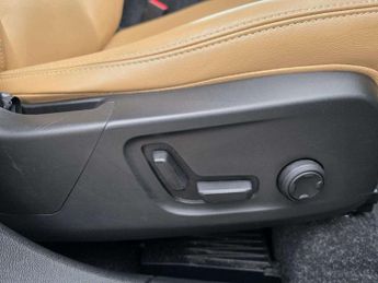 VOLVO XC40 2.0 B4P Inscription 5Dr Awd Auto