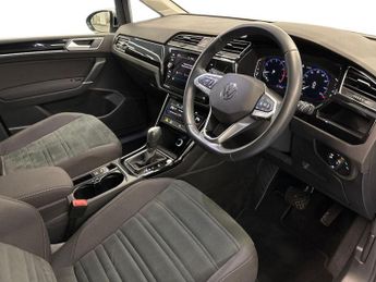 VOLKSWAGEN TOURAN 1.5 Tsi Evo Sel Mpv 5Dr Petrol Dsg Euro 6 (S/S) (150 Ps)