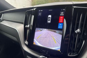 VOLVO XC60 Xc60 2.0 B4D R Design Pro 5Dr Awd Geartronic Estate