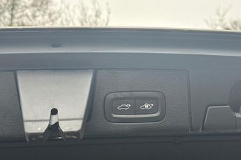 VOLVO XC60 Xc60 2.0 B4D R Design Pro 5Dr Awd Geartronic Estate