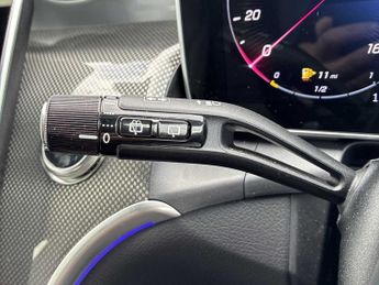 MERCEDES-BENZ GLC Glc 300E 4Matic Amg Line 5Dr 9G-Tronic