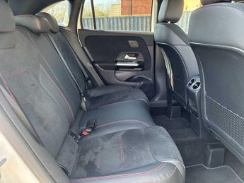 MERCEDES-BENZ GLA Gla 220D 4Matic Amg Line Premium 5Dr Auto