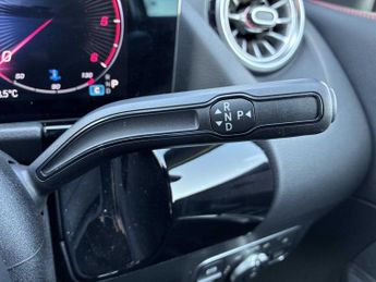 MERCEDES-BENZ GLA Gla 220D 4Matic Amg Line Premium 5Dr Auto