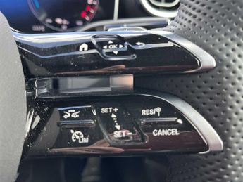 MERCEDES-BENZ GLC Glc 300E 4Matic Urban Edition 5Dr 9G-Tronic