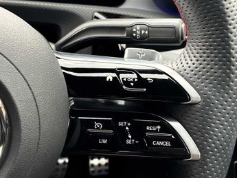 MERCEDES-BENZ CLA Cla 220D Amg Line Executive 4Dr Tip Auto