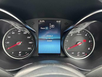 MERCEDES-BENZ C CLASS C220D 4Matic Amg Line 5Dr 9G-Tronic