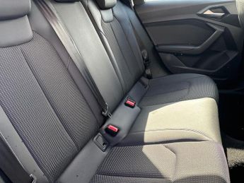 AUDI A1 1.0 Tfsi 30 S Line Sportback 5Dr Petrol S Tronic Euro 6 (S/S) (1