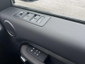 LAND ROVER DISCOVERY 3.0 D300 R-Dynamic Se 5Dr Auto