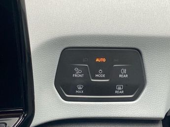 VOLKSWAGEN ID.3 Pro Performance 58Kwh Family Hatchback 5Dr Electric Auto (204 Ps