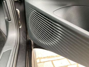 VOLKSWAGEN ID.3 Pro Performance 58Kwh Family Hatchback 5Dr Electric Auto (204 Ps