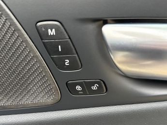 VOLVO XC60 Xc60 2.0 B4 Awd Diesel Plus Dark Geartronic