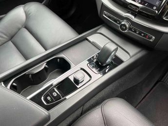 VOLVO XC60 2.0 B5P Core 5Dr Awd Geartronic
