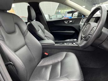 VOLVO XC60 2.0 B5P Core 5Dr Awd Geartronic